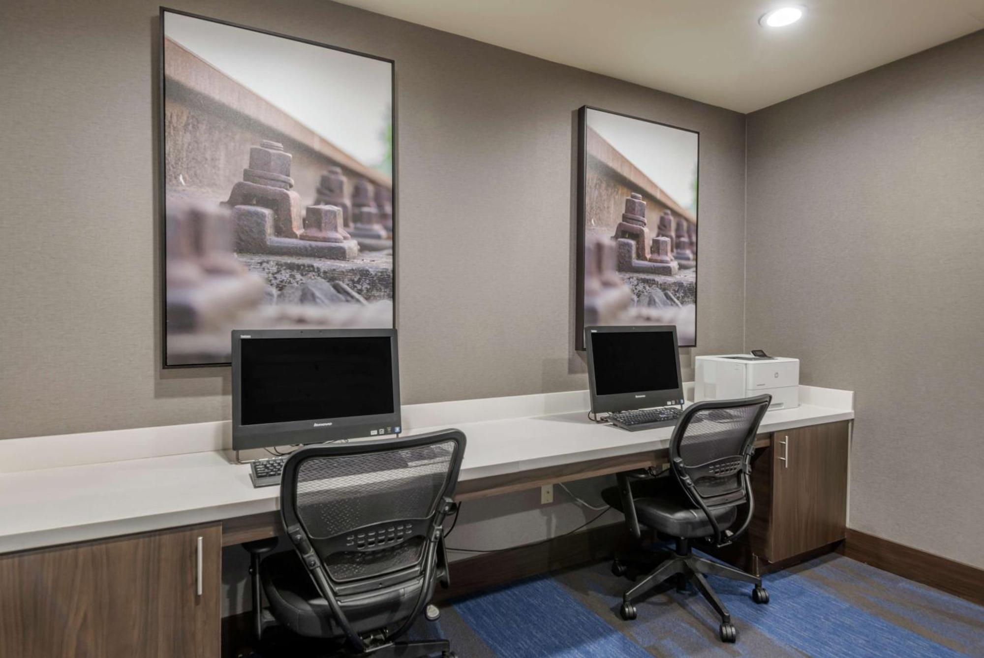 Hampton Inn Браунууд Екстериор снимка