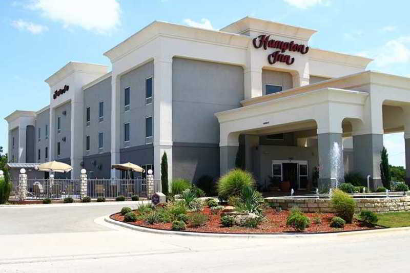 Hampton Inn Браунууд Екстериор снимка