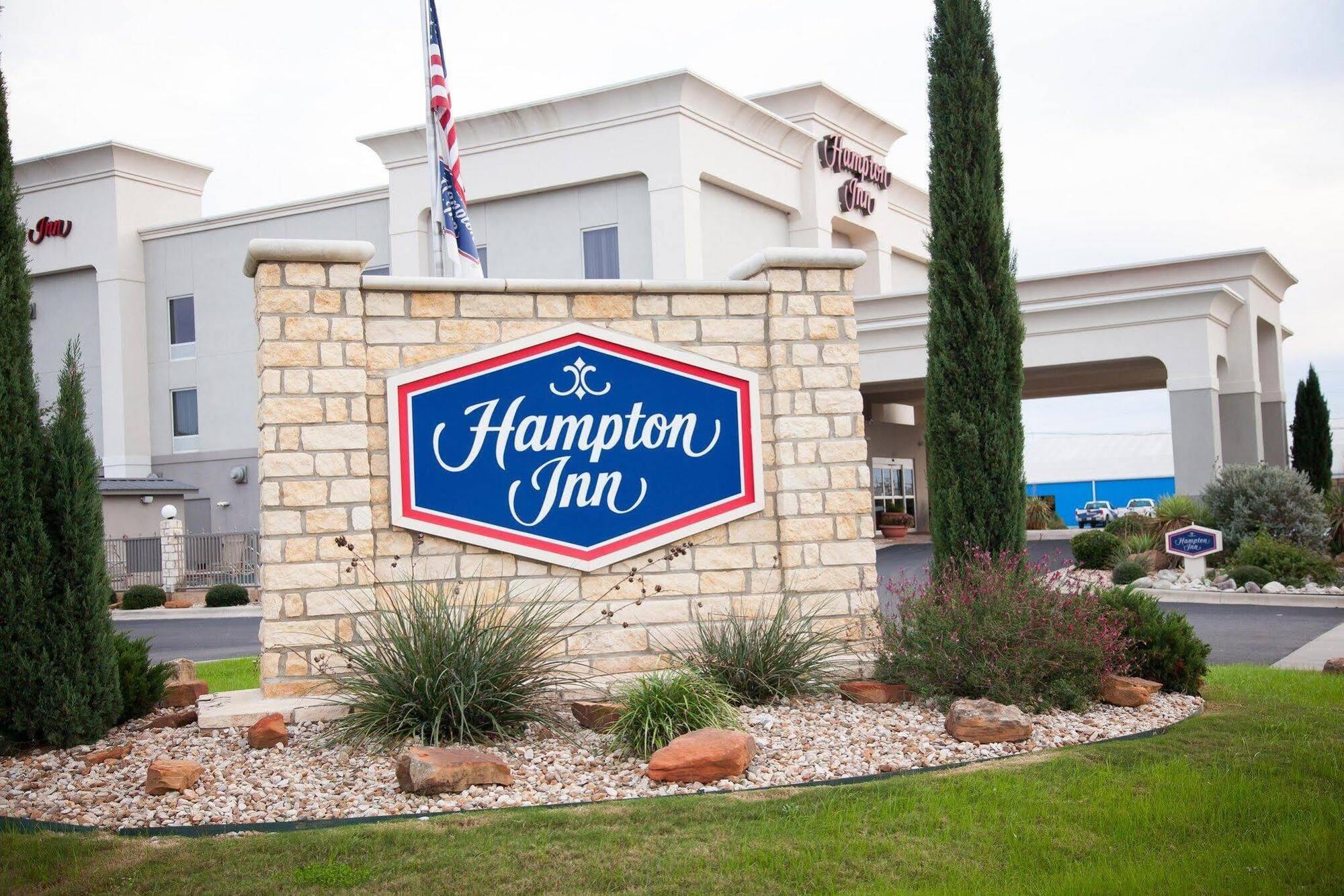 Hampton Inn Браунууд Екстериор снимка